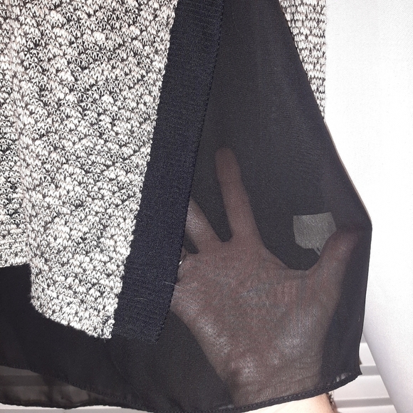 Green Envelope Layered Sweater - Picture 12 of 14